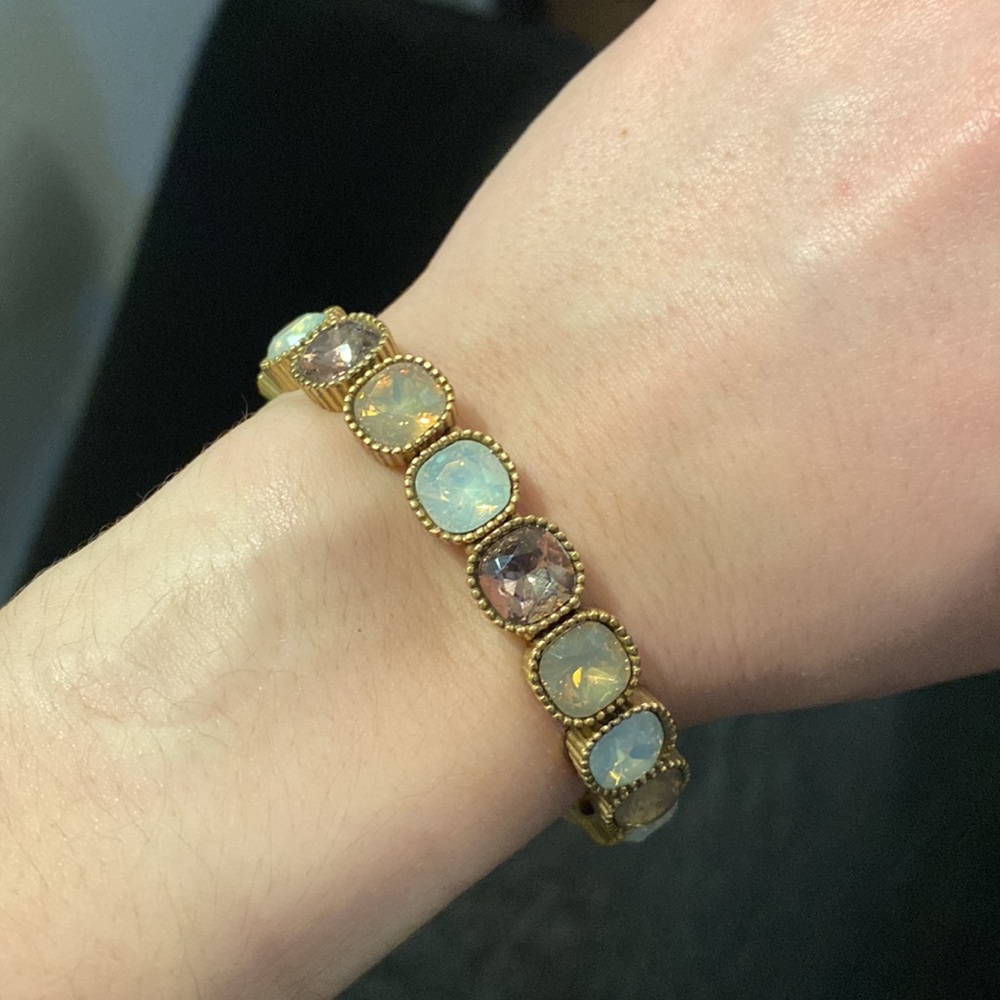 Neutral toned elastic sparkle bracelet